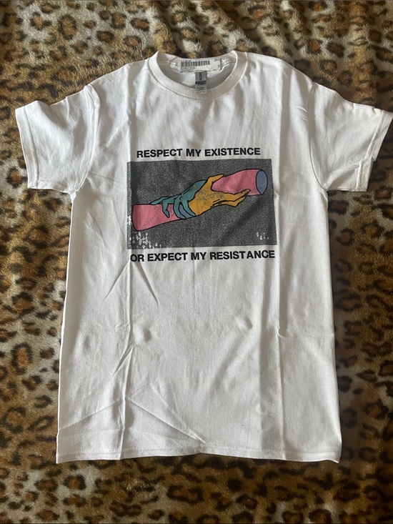 Gildan Other - Gildan White Short Sleeve Tee with Multicolor Hand Graphic